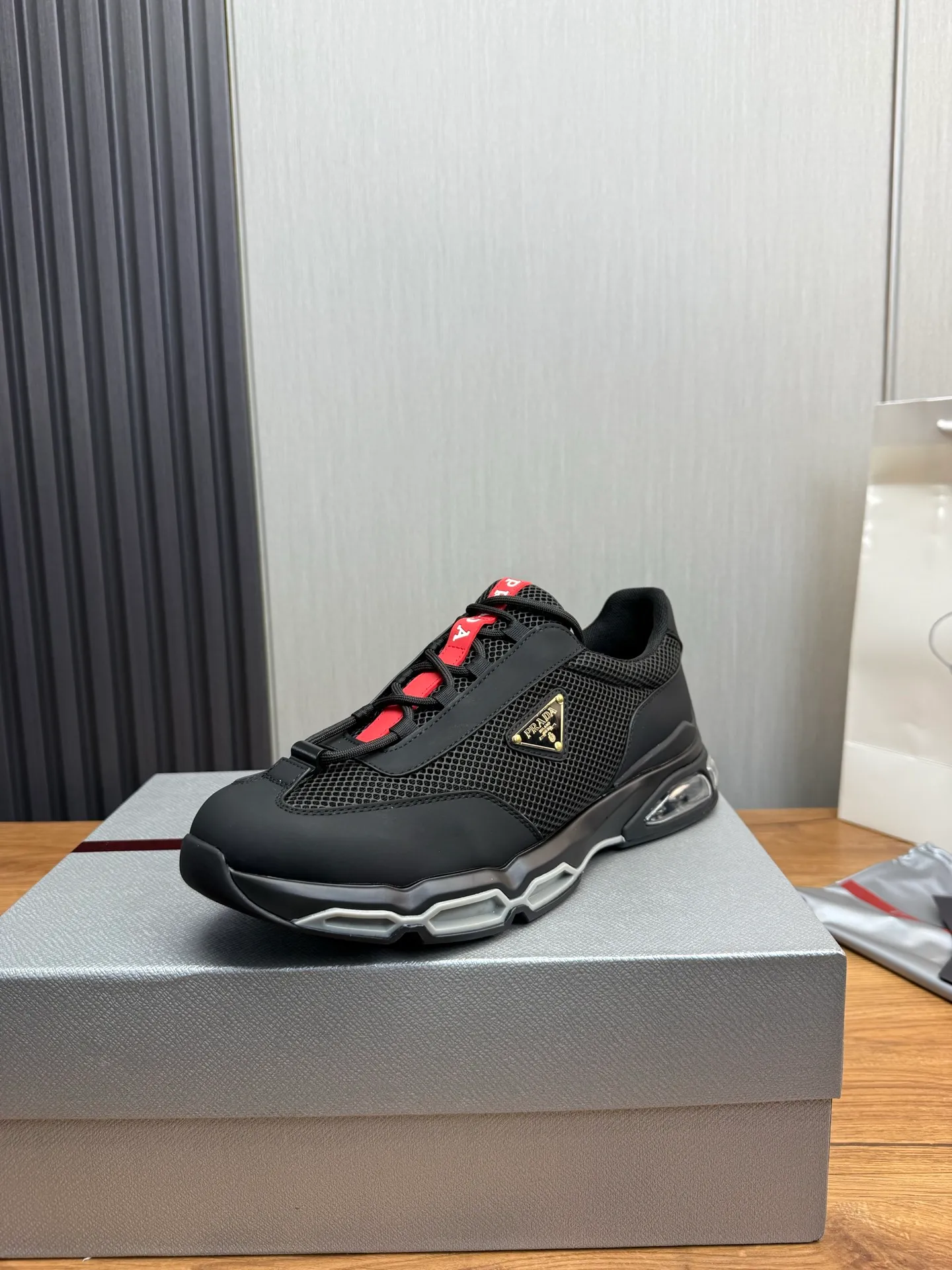Men's shoes 💰660💰 [PRADA] Men's shoes are popular in the counter, high-quality shipments ✔️Official website synchronization, original imported cowhide with comfortable mesh + cowhide lining, 1⃣️:1⃣️reproduction, original factory air-cushioned original sole, 38-45